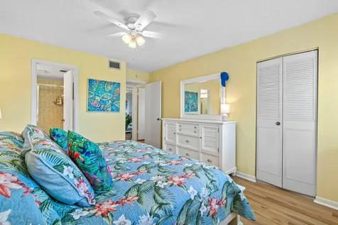302 Knotty Pine Circle Greenacres FL 33463