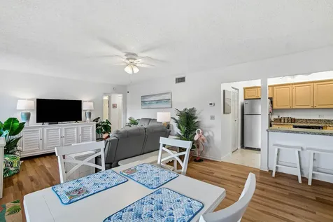 302 Knotty Pine Circle Greenacres FL 33463