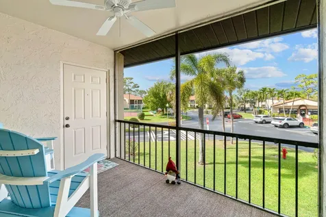 302 Knotty Pine Circle Greenacres FL 33463