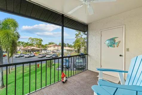 302 Knotty Pine Circle Greenacres FL 33463