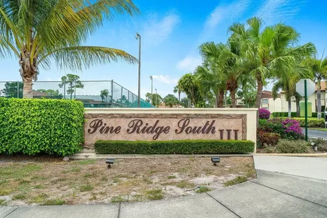 302 Knotty Pine Circle Greenacres FL 33463