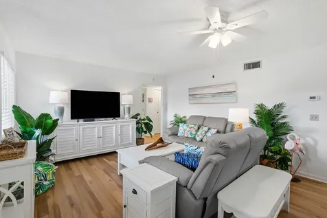 302 Knotty Pine Circle Greenacres FL 33463