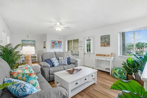 302 Knotty Pine Circle Greenacres FL 33463