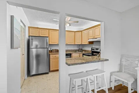302 Knotty Pine Circle Greenacres FL 33463