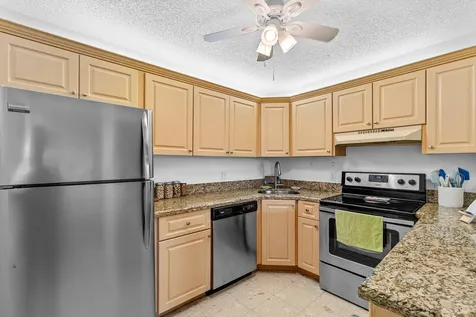 302 Knotty Pine Circle Greenacres FL 33463