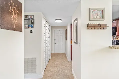 2905 Sw 22nd Avenue Delray Beach FL 33445
