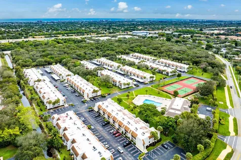 2905 Sw 22nd Avenue Delray Beach FL 33445