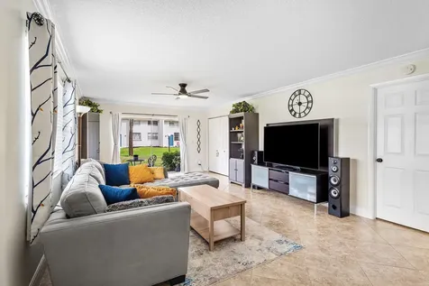 2905 Sw 22nd Avenue Delray Beach FL 33445