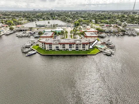 313 Lake Circle North Palm Beach FL 33408