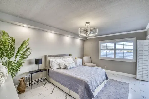 313 Lake Circle North Palm Beach FL 33408
