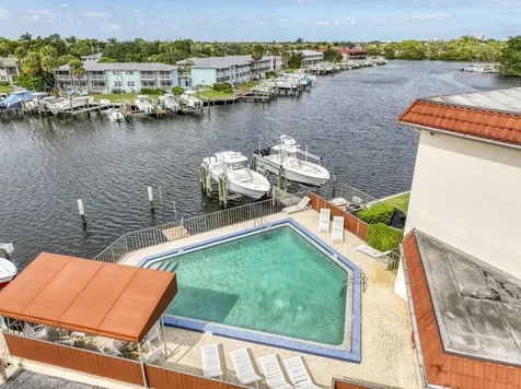 313 Lake Circle North Palm Beach FL 33408