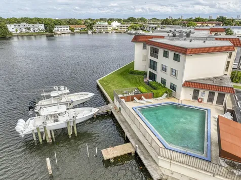 313 Lake Circle North Palm Beach FL 33408