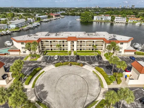 313 Lake Circle North Palm Beach FL 33408