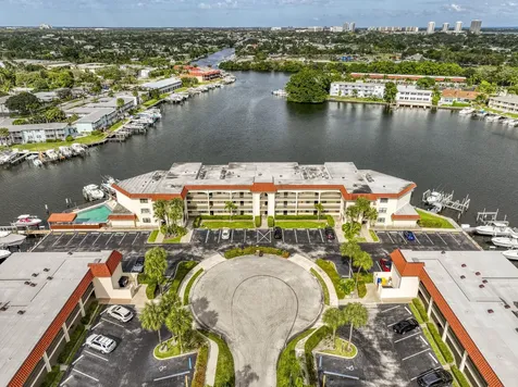 313 Lake Circle North Palm Beach FL 33408