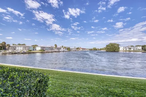 313 Lake Circle North Palm Beach FL 33408
