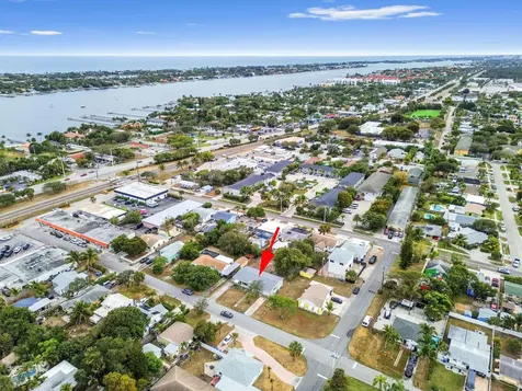 332 W Mango Street Lantana FL 33462