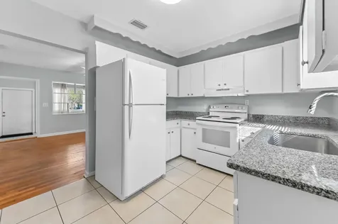 332 W Mango Street Lantana FL 33462