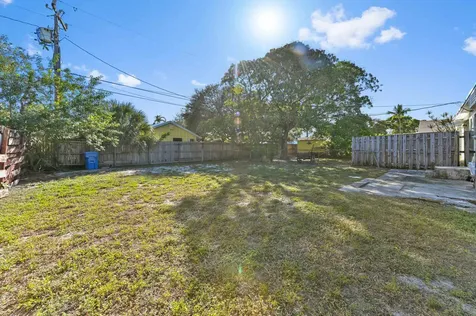 332 W Mango Street Lantana FL 33462