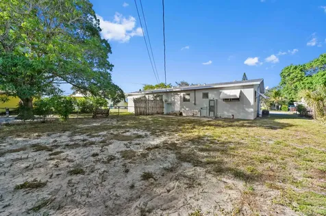 332 W Mango Street Lantana FL 33462