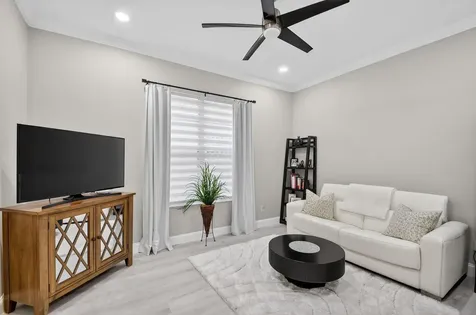 7821 Kingsley Palm Terrace Lake Worth FL 33467