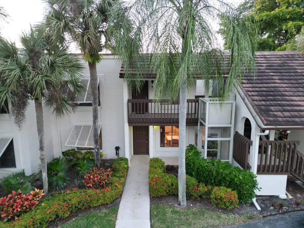 10155 Mangrove Drive Boynton Beach FL 33437