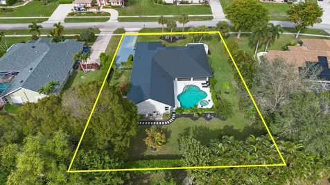 15495 Meadow Wood Drive Wellington FL 33414