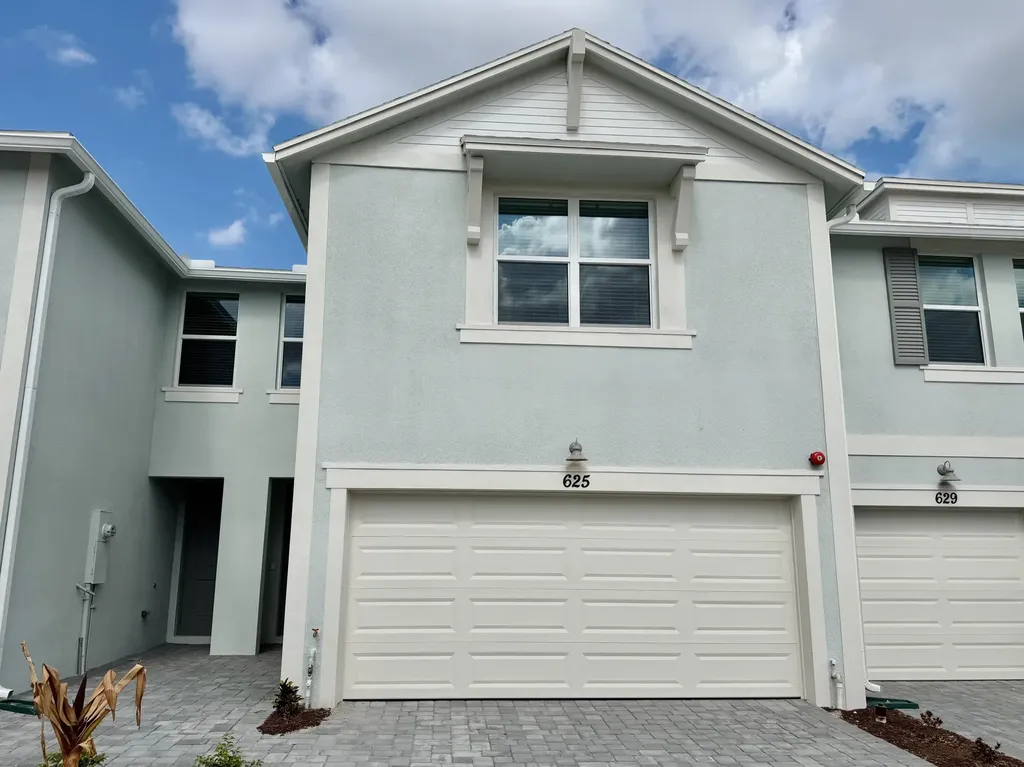 625 Salisbury Circle Fort Pierce FL 34982