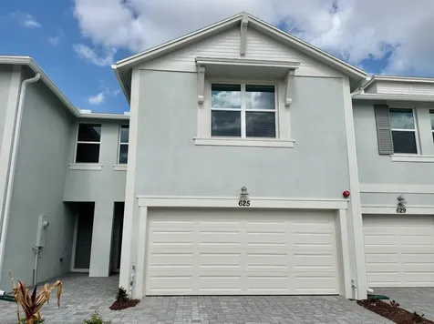625 Salisbury Circle Fort Pierce FL 34982