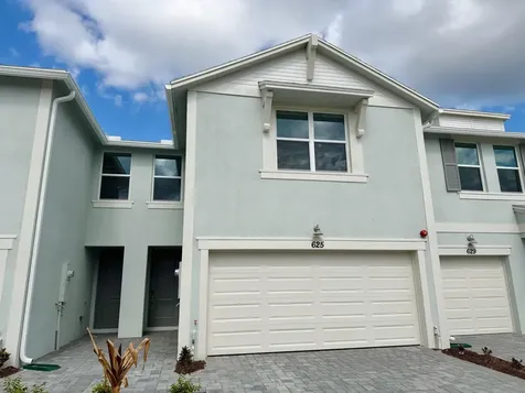 625 Salisbury Circle Fort Pierce FL 34982