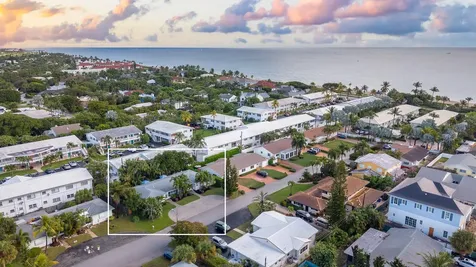 7 Fayette Drive Ocean Ridge FL 33435