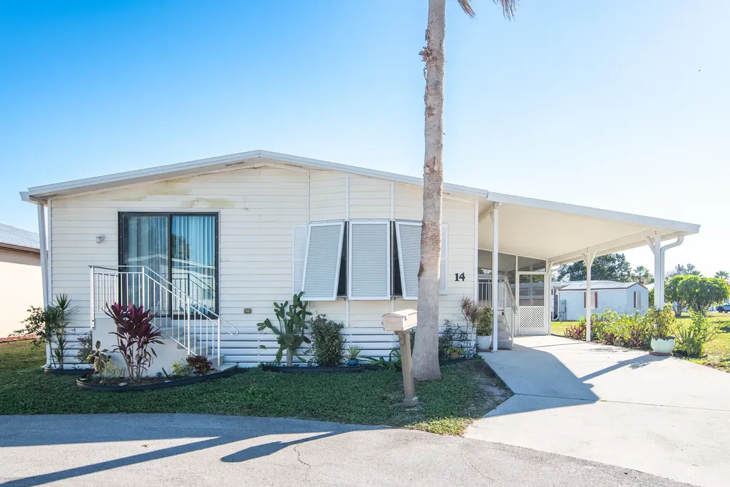 14 Jacaranda Lane Port Saint Lucie FL 34952