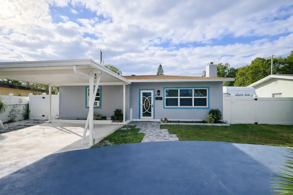 5823 Churchill Circle West Palm Beach FL 33405