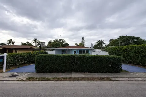 5823 Churchill Circle West Palm Beach FL 33405