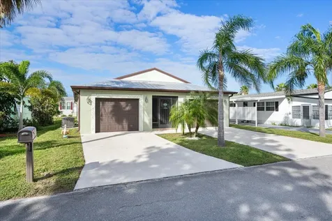 55 Golf Drive Port Saint Lucie FL 34952