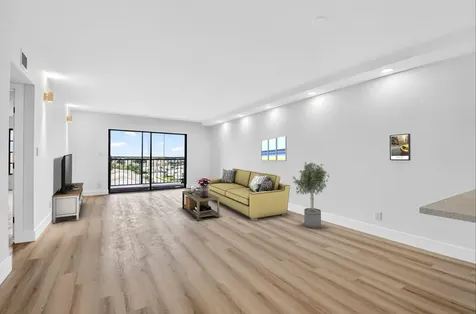 6866 Huntington Lane Delray Beach FL 33446