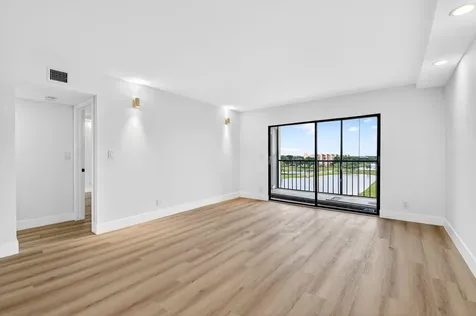 6866 Huntington Lane Delray Beach FL 33446