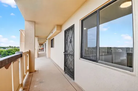 6866 Huntington Lane Delray Beach FL 33446