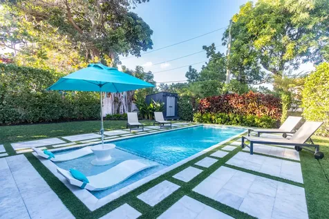 823 38th Street West Palm Beach FL 33407