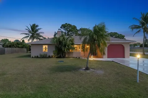 2097 Se Mantua Street Port Saint Lucie FL 34952