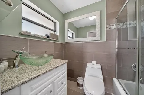 2097 Se Mantua Street Port Saint Lucie FL 34952