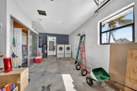 2097 Se Mantua Street Port Saint Lucie FL 34952