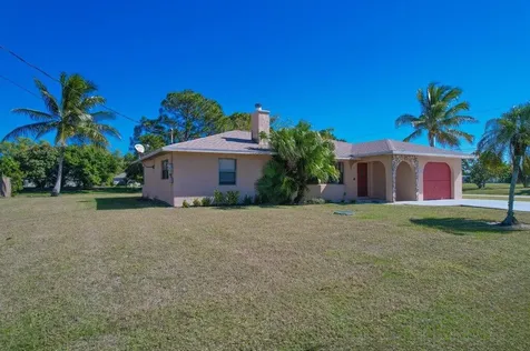 2097 Se Mantua Street Port Saint Lucie FL 34952