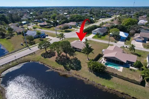 2097 Se Mantua Street Port Saint Lucie FL 34952
