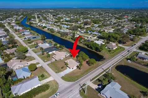 2097 Se Mantua Street Port Saint Lucie FL 34952