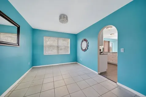 2097 Se Mantua Street Port Saint Lucie FL 34952