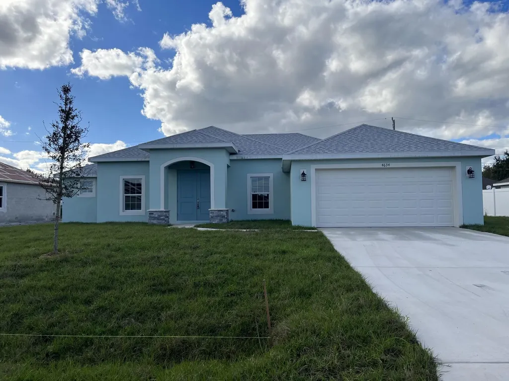 4634 Sw Athena Drive Port Saint Lucie FL 34953