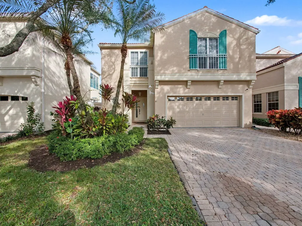 81 Via Verona Palm Beach Gardens FL 33418