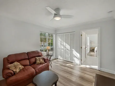 81 Via Verona Palm Beach Gardens FL 33418