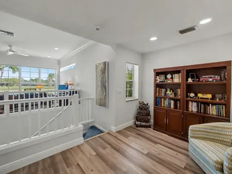 81 Via Verona Palm Beach Gardens FL 33418