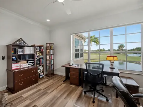 81 Via Verona Palm Beach Gardens FL 33418